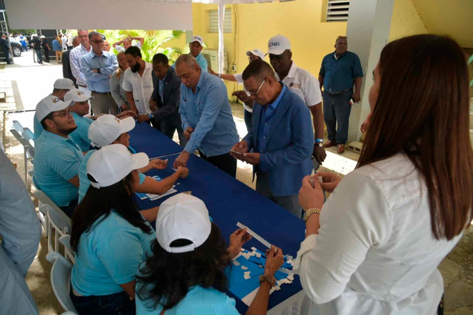 PRM reelige abrumadoramente a Paliza y Carolina como directivos