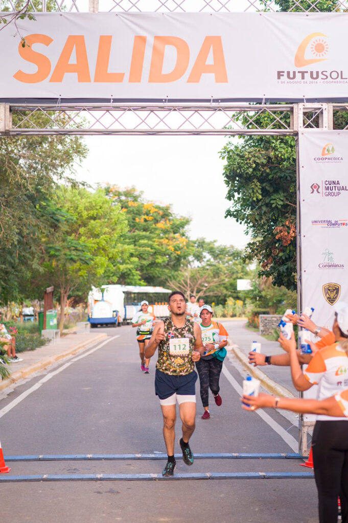 TrotadoreSR: dominan 5k “Camina y Corre por la Salud” 5 TrotadoreSR 5k Santiago Kanka