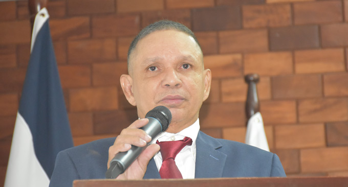 Sandino López presenta su libro, “El único pasajero” (fotos+vídeo)