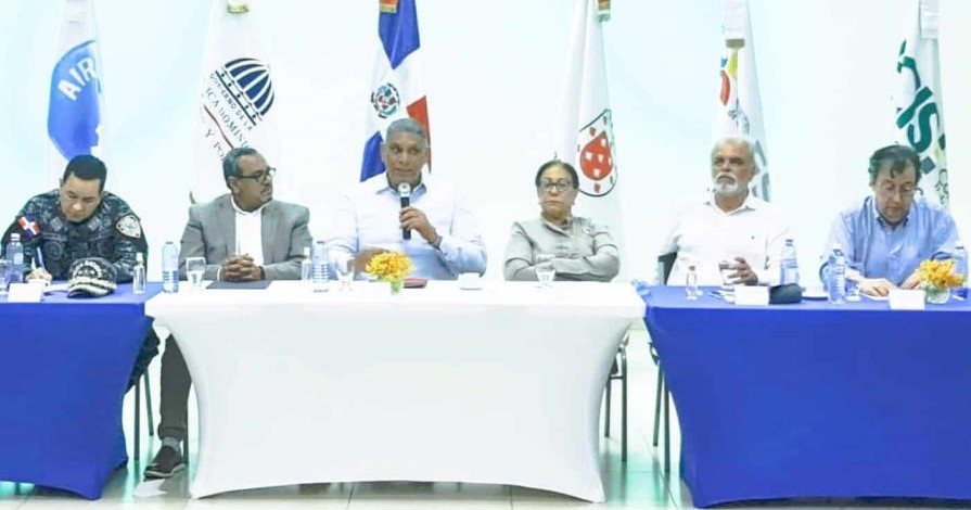 Reentrenarán 38 mil agentes de la Policía Nacional de R. Dominicana 1 chu vasquez