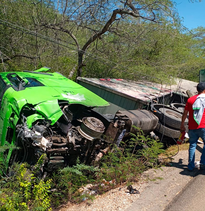 Un fallecido en accidente entre carro y patana - video 1 Un fallecido en accidente entre carro y patana – video
