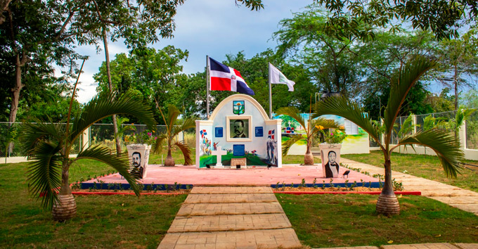 En una tarde lluviosa quedó inaugurado el monumento al Gral. Santiago Rodríguez 2 Monumento en El Cantón en honor al General Santiago Rodríguez