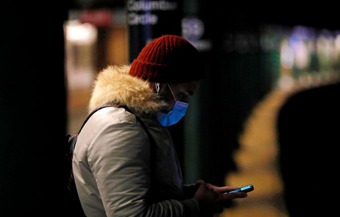 La soledad, el estrés y la depresión entre los factores de riesgo del COVID-19, según estudio