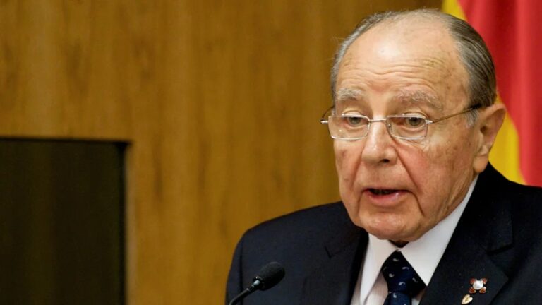 Murió Domingo Liotta, el cardiocirujano argentino que fue médico de Perón y creador del primer corazón artificial 5 Murió Domingo Liotta, el cardiocirujano argentino que fue médico de Perón y creador del primer corazón artificial