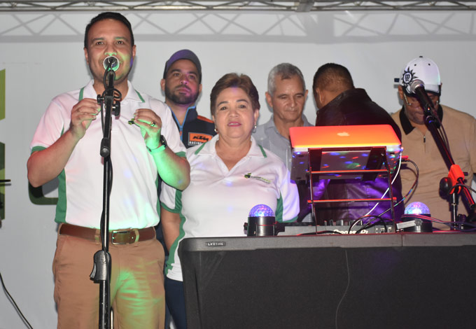 Coopsano da bienvenida a la navidad con celebración de 47 aniversario