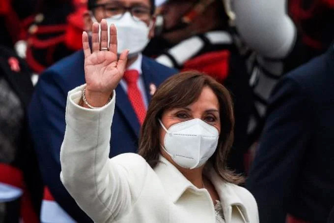 Abogada Dina Boluarte jura como primera presidenta de la historia de Perú 2 Abogada Dina Boluarte jura como primera presidenta de la historia de Perú
