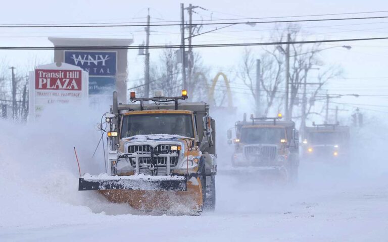 La tormenta Elliot deja ya en Estados Unidos más de treinta muertos