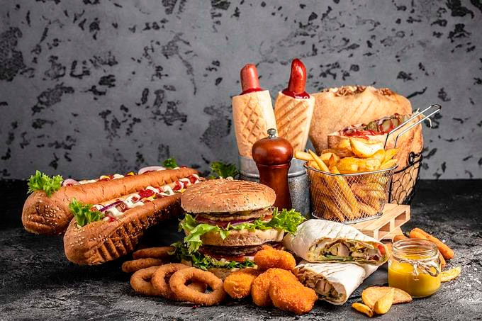 ¿En qué consiste el proyecto que busca prohibir “comida chatarra” y que escuelas sean equipadas con cocinas?