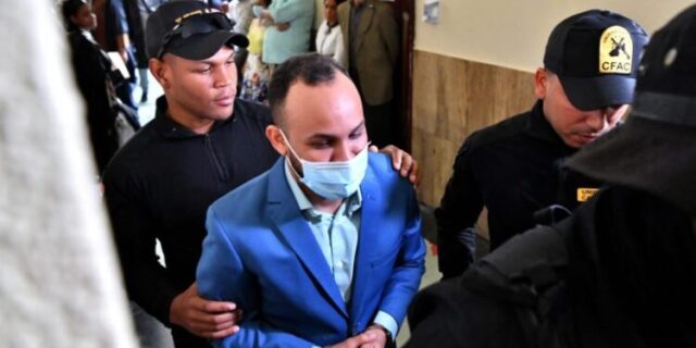(Vídeo) Dictan 18 meses de prisión preventiva a Jairo Gónzalez, acusado de estafa 5 (Vídeo) Dictan 18 meses de prisión preventiva a Jairo Gónzalez, acusado de estafa