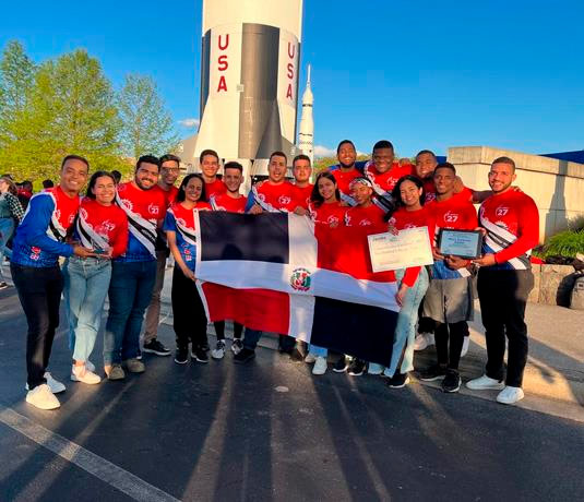 Jóvenes de Apolo 27 ganan dos premios en el Desafío Rover de Exploración Humana 2023 de la NASA