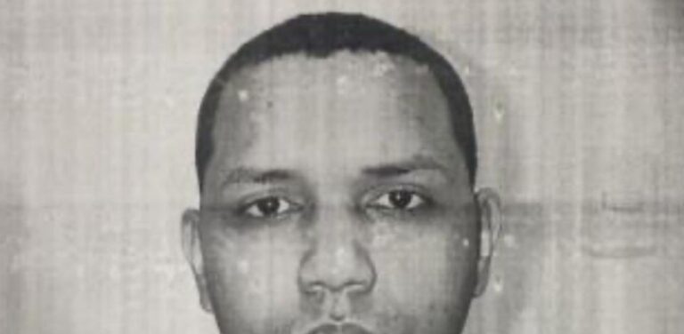 Se escapa recluso mientras realizaba labores comunitarias en recinto UASD en Santiago