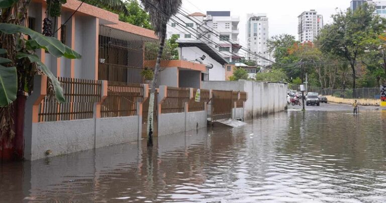 COE sube a 18 las provincias en alerta ante posibles inundaciones
