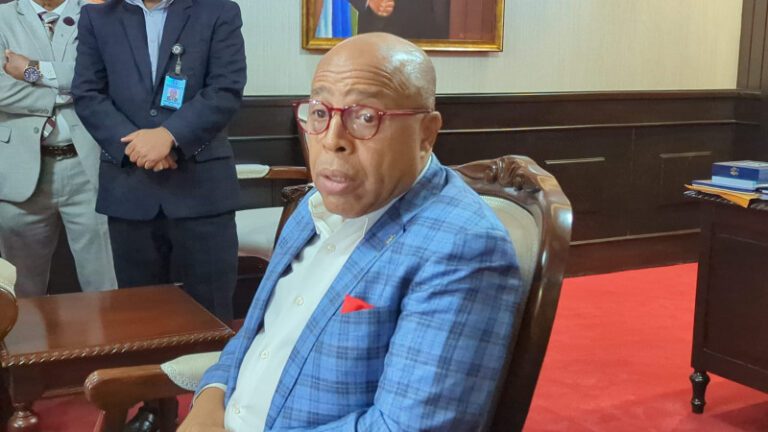 Pacheco a Ceara Hatton: “Usted es un teórico sin una hoja de servicio que merezca respeto”