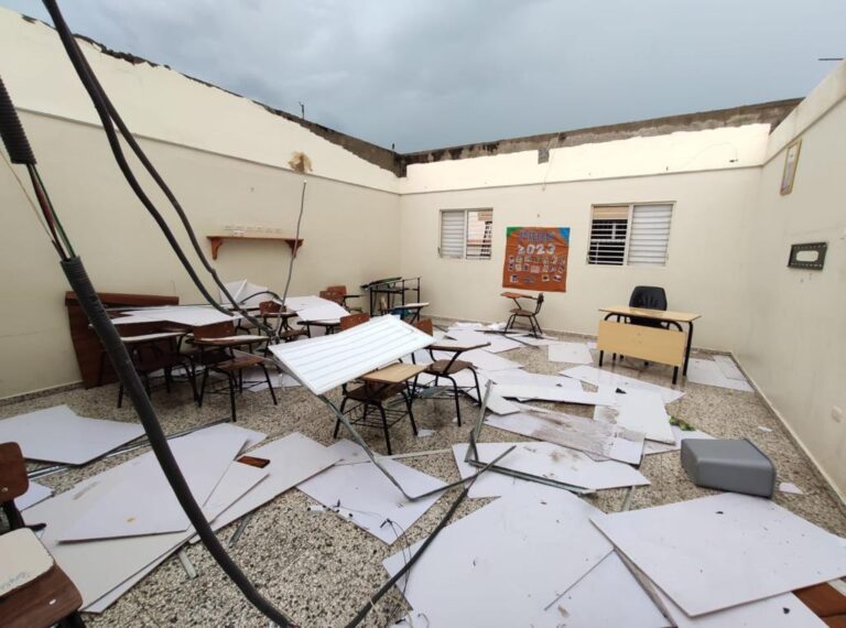 (Vídeo) Lluvias causan daños considerables en Valverde; Politécnico de Mao pierde parte del techo