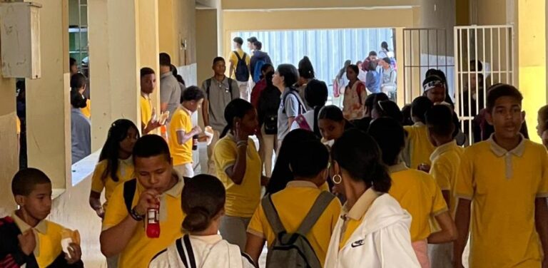 Politécnicos gradúan estudiantes sin laboratorios de informática