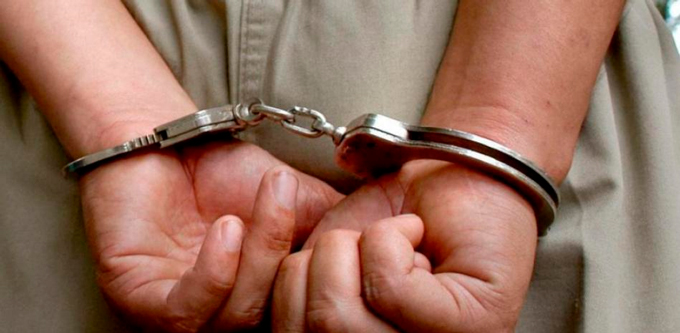 Dictan prisión contra una pareja quemó mano a niña de 10 años