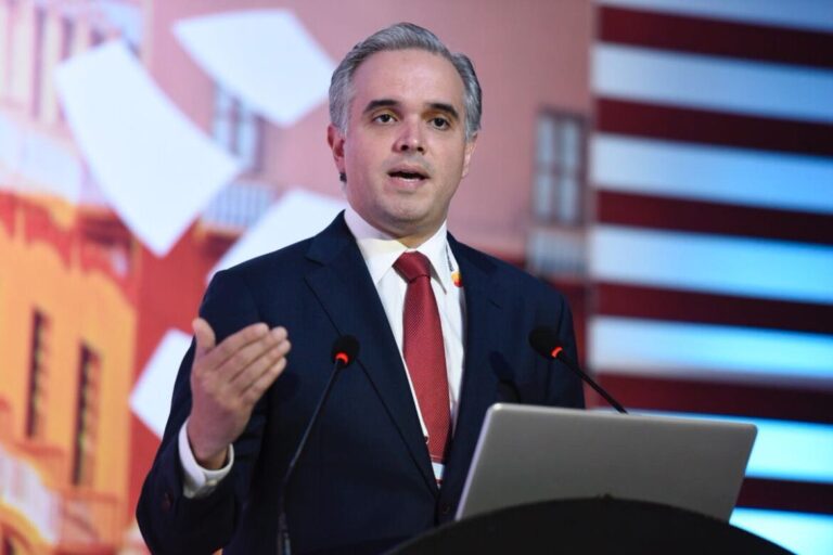 Ministro de Trabajo admite intentaron “carterearlo” en acto político el fin de semana