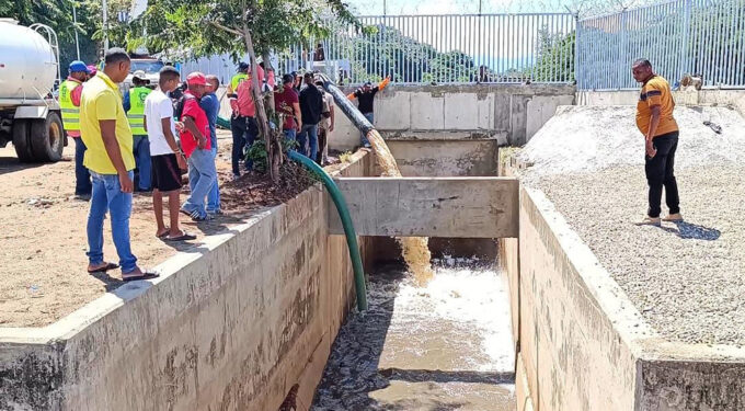Ponen en operación a modo de prueba el canal de riego La Vigía 1 canal la vigia e1696508674266