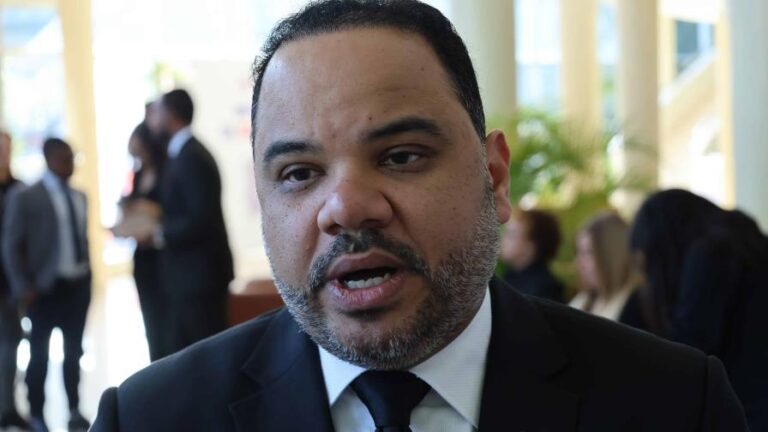 La Policía es la entidad que menos respeta los derechos humanos, según Defensor del Pueblo