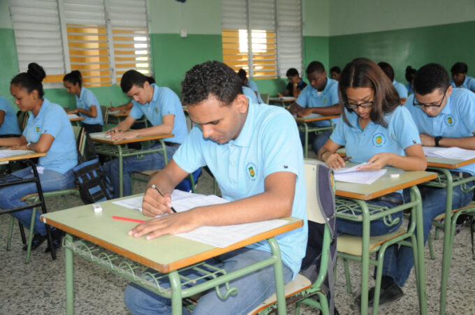 estudiantes e1701779954107