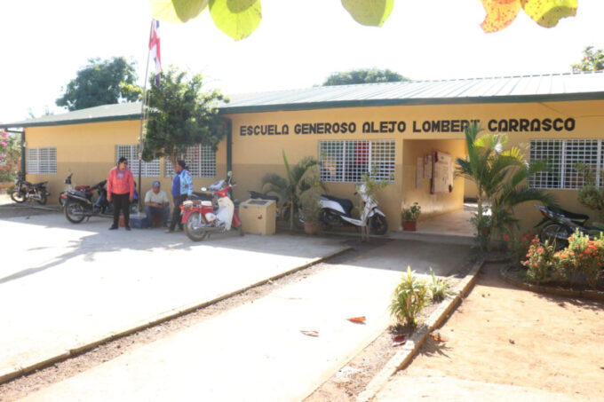 Pánico en escuela de Dajabón tras supuesta actividad paranormal; llevarán a religiosos 1 escuela e1706486845267