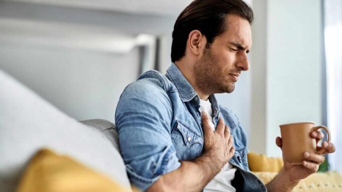 Médico internista pide no esperar a sufrir un infarto para cambiar el estilo de vida 1 salud 1 e1708868528640