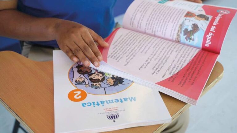 Borrador de Ley de Educación propone asignar hasta 6% del PIB y reduce años para la jubilación