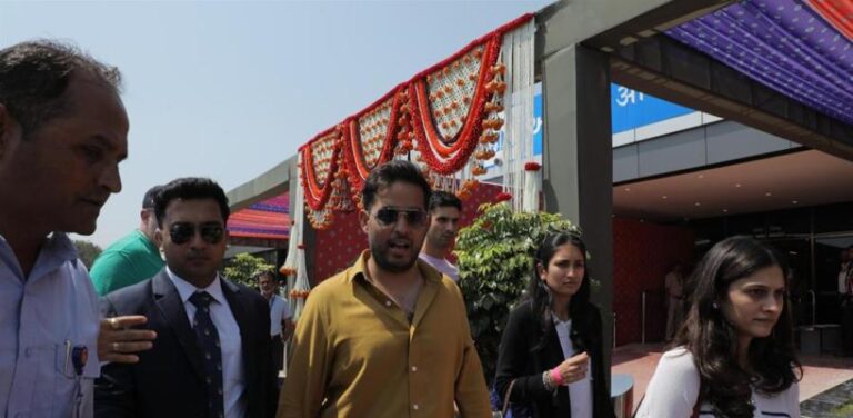 El hombre más rico de la India enseña cómo se casan los hijos de un multimillonario