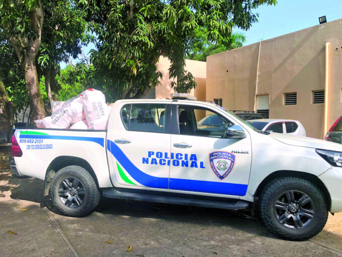 Seis policías son investigados por robo de 637 cajas de cigarrillos 1 policia e1719674595870