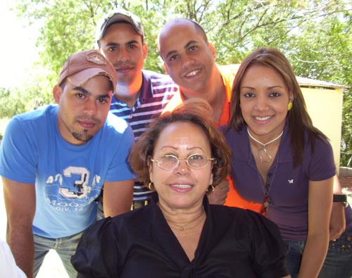 CUMPLEAÑOS DE RAYMUNDO Y DRA. GOMEZ 2 Doctora Gomez Familia