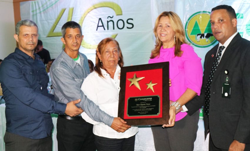 Homenajean madres sobresalientes y socios meritorios de COOPSANO 1 COOPSANO Amina Asamblea 2016 FE 3 1