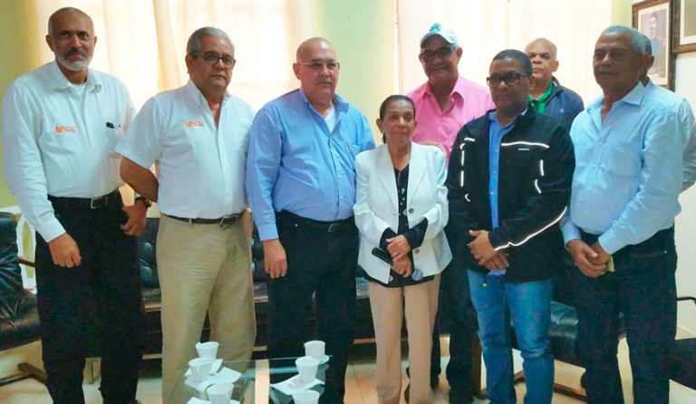 Dajabón: La Gobernadora se reúne con equipo central del MOPC 5 Dajabón: La Gobernadora se reúne con equipo central del MOPC