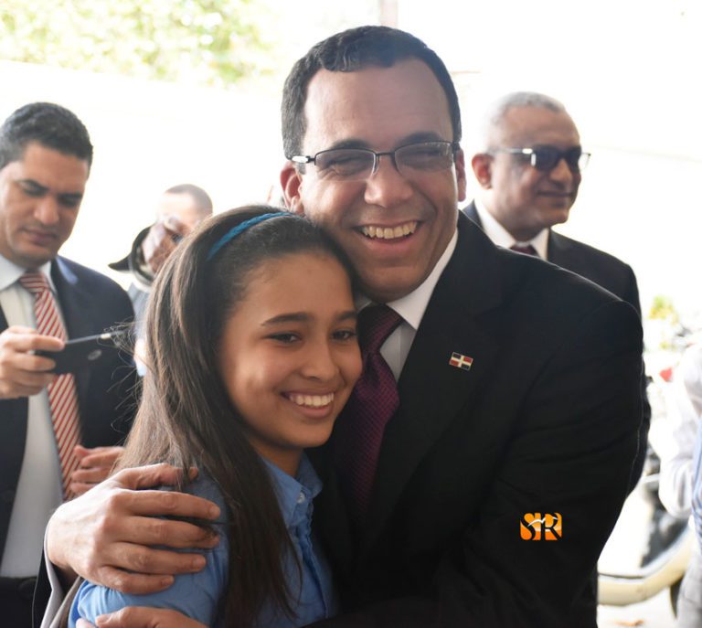 Hacen solicitudes al Ministro de Educación 1 Hacen solicitudes al Ministro de Educación