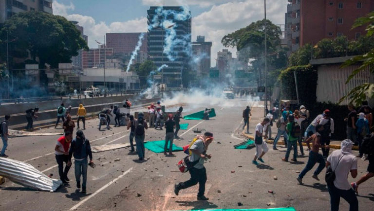 Al menos 17 heridos en Venezuela tras nueva protesta de la oposición 1 Al menos 17 heridos en Venezuela tras nueva protesta de la oposición