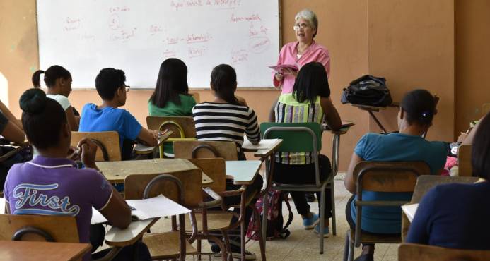 Inabima gestiona aumentar las pensiones a los maestros jubilados 1 maestra