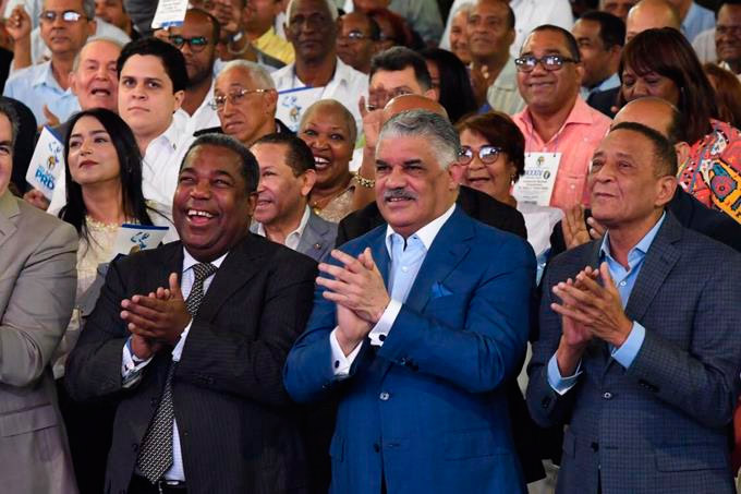 Reeligen a Miguel Vargas cuatro años más como presidente del PRD 2 Reeligen a Miguel Vargas cuatro años más como presidente del PRD