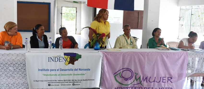 INDENOR y Ministerio de la Mujer realizan charla en Montecristi 1 INDENOR Ministerio Mujer Montecristi 1