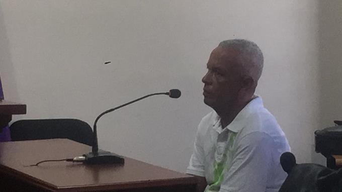 Testifica lavador de auto en juicio caso Emely: "el baúl olía a podrido" 4 Testifica lavador de auto en juicio caso Emely: «el baúl olía a podrido»