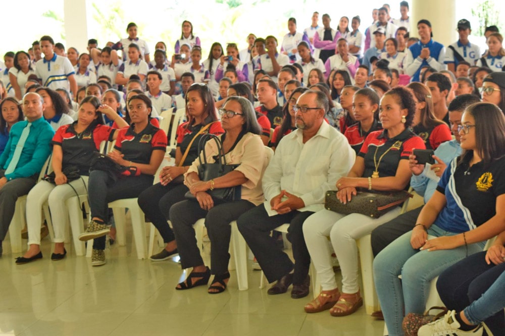 Club Rotario reconoce trayectoria de la profesora Ángela Gerez 2 Pra Angela Gerez reconocimiento Club Rotario 2019 1