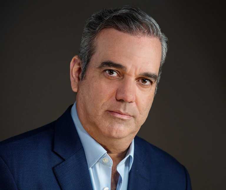 Luis Abinader llama a destronar “falsa democracia” del PLD 2 Luis Abinader llama a destronar “falsa democracia” del PLD
