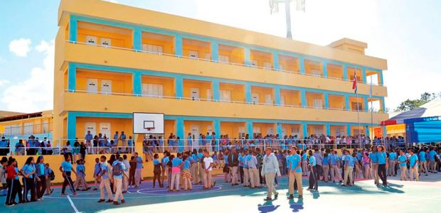 Ministerio de Educación transfiere más de $300 millones para mejorar escuelas 1 Minerd transfiere mejora FE