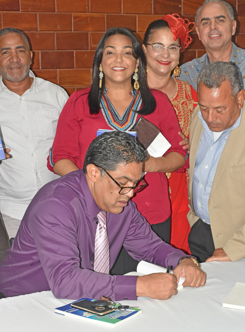 Papo Fernández puso en circulación libro, “Historia de la Provincia Santiago Rodríguez” (+vídeos) 4 Papo Fernandez Historia Prov Santiago Rodriguez 10
