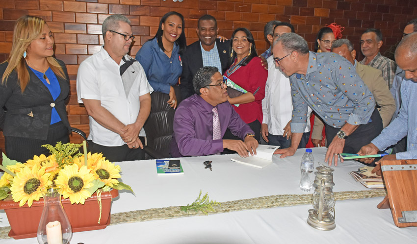 Papo Fernández puso en circulación libro, “Historia de la Provincia Santiago Rodríguez” (+vídeos) 9 Papo Fernandez Historia Prov Santiago Rodriguez 5