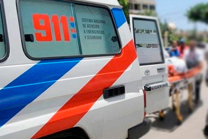 Joven da a luz y lanza la bebé por un callejón 1 Ambulancia 911 FE