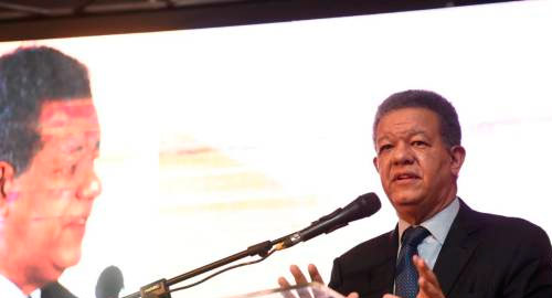 Leonel Fernández deposita recurso de “extrema urgencia” en el TSE contra primarias de su partido 4 Leonel Fernández deposita recurso de “extrema urgencia” en el TSE contra primarias de su partido