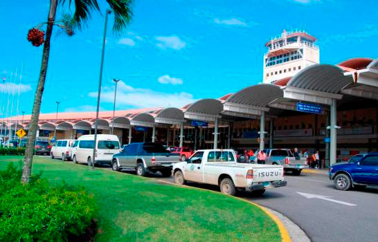 Cancelan 16 vuelos de las reservas previstas para la Semana Santa por coronavirus 1 Aeropuerto Americas AILA FE