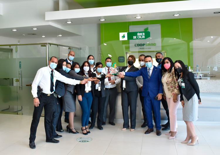 Coopsano reconoce sucursales por excelente desempeño en feria simultánea (+vídeo) 5 Coopsano reconocimiento Dia Madre 2021 4