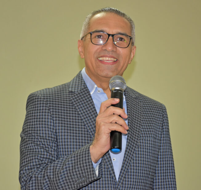 La moda del “dale pa’llá” 1 Nestor Estevez 4ta Feria Libro SR 2021 personal 1