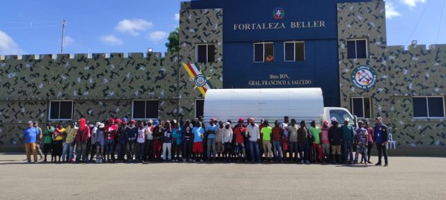 Detuvieron 327 haitianos indocumentados en Montecristi; habían 14 embarazadas 1 Detuvieron hatianos montecristi FE