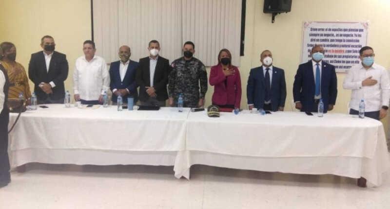 Director prohíbe que agentes de Policía hagan retenes y chequeos 1 Director policia retenes Fe
